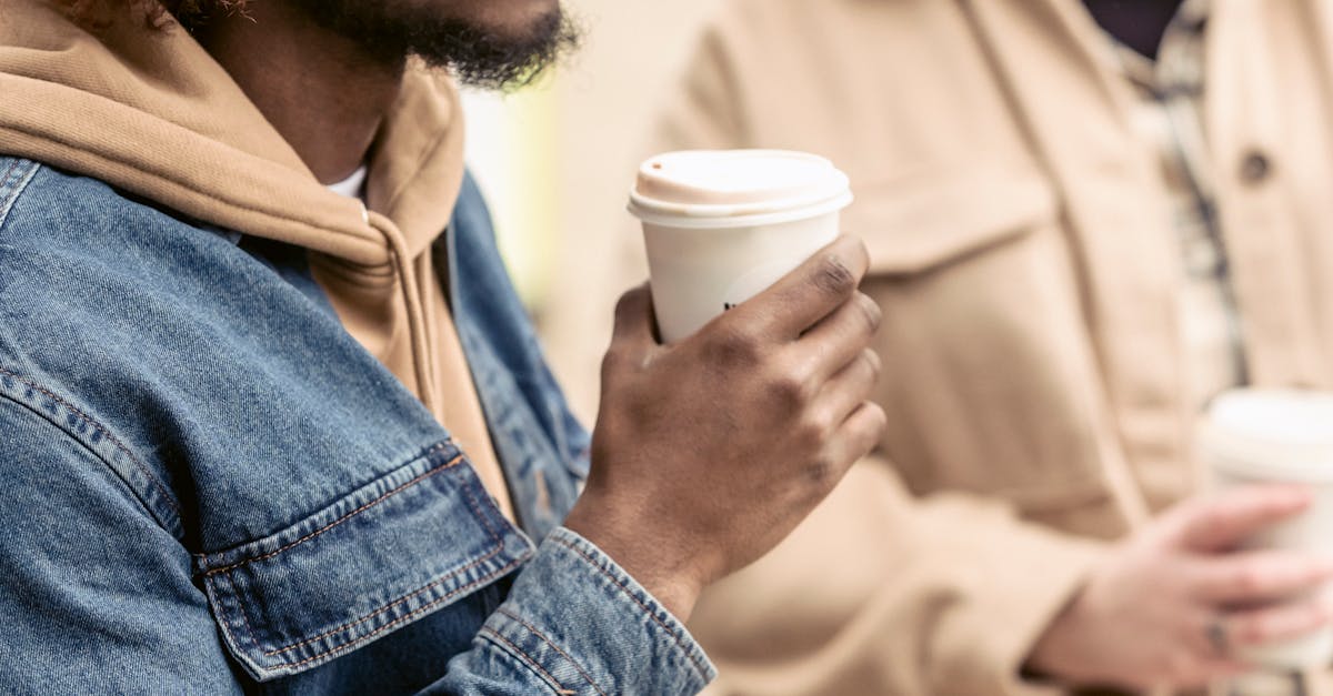 The Line Between Virtual and Reality: Understanding Relationships with AI